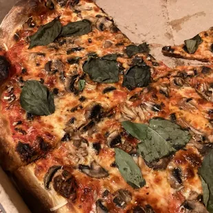 Worst $25 pizza.  Burned and dried up.  Will not visit this establishment again.