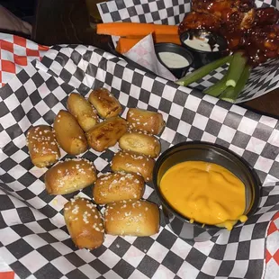 Pretzel bites