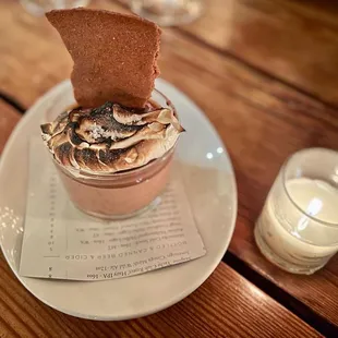 RockCreek S&apos;mores, Valrhona chocolate mousse, graham, smoked meringue, graham tuile