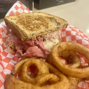 1/2 Reuben. EXCELLENT.