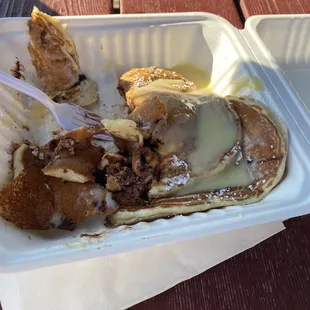 Nutella Stuffed Pancakes with Bavarian cream sauce