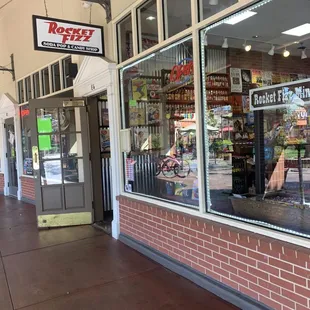 the outside of a restaurant