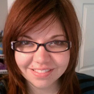 I can't believe I'm posting a no-makeup pic, but this is how the hair looks the morning after. Bed head!