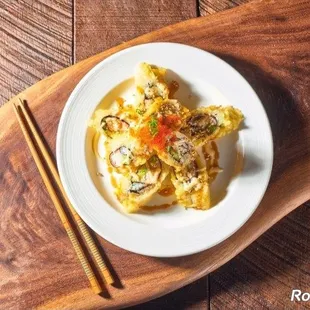 Fried cooked sushi rolls : Golden Spicy Salmon roll, Golden Spicy Tuna roll &amp; Volcano roll w/ ramen &amp; Udon &amp; Don. Best cooked food varieties