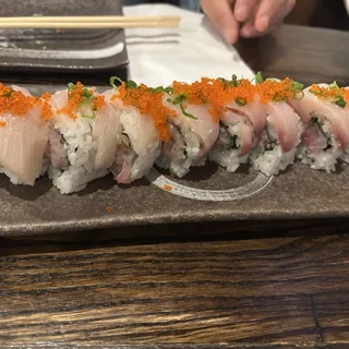 Hamachi Maki Roll