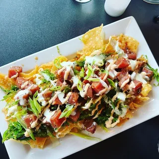 TUNA POKE NACHOS