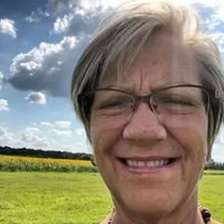 Leslie R.
