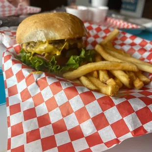 Rockin S Classic burger W/jalapeños