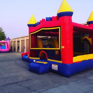 You want a nice and clean bounce house? We can help with that!