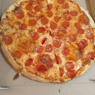 Xl pepperoni pizza