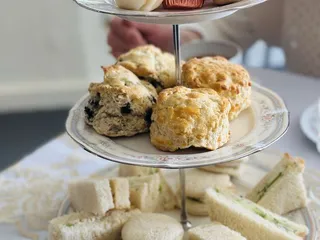The Tea Leaf