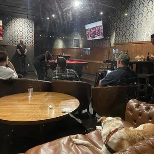Comfy seating, allows dogs, super ancient FREE pool table