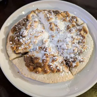 S'mores dessert pizza
