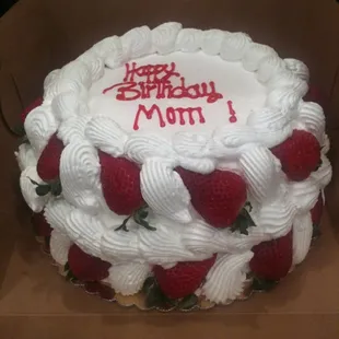 Fresh Strawberries Cake