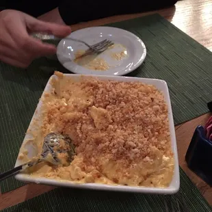 Crabmeat Mac and cheese. Absolutely no crabmeat in it! But as plain Mac and cheese it was good. Temperature was like warm