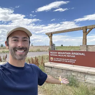 Took a selfie with the entrance sign.