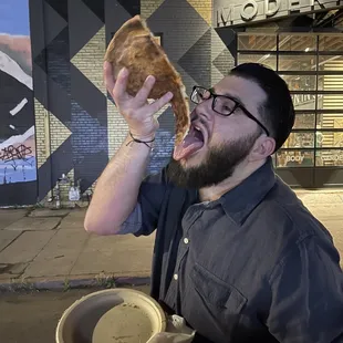 Let me tell y'all, the pizza is THIS good