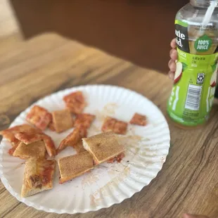 They cut kindly cut the pizza  for my 4 year old.