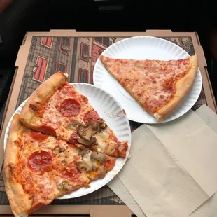 Pizza box-table for driving