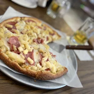 Medium pizza 2 toppings  (Ham and pineapple)