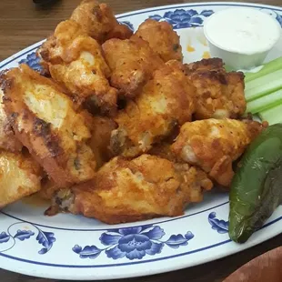 fried chicken wings, chicken wings and fried chicken, bbq wings, chicken wings, food, chicken, poultry, fried chicken, bbq chicken