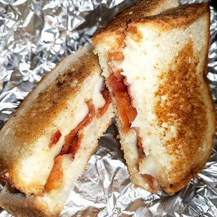 Rocky&apos;s -- grilled cheese &amp; bacon
