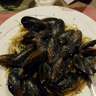 Mussels and linguine