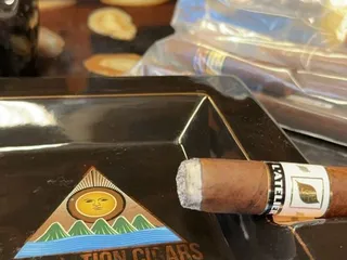 Tower Pipes & Cigars