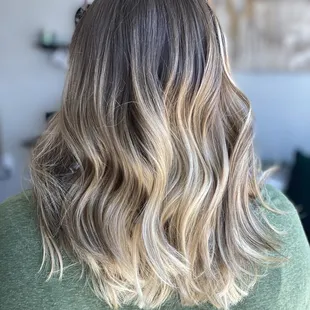 Dimensional blonde