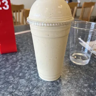 Lúcuma fruit drink with milk