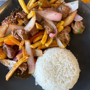 Lomo saltado