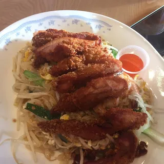 Pad Thai with Crispy Chicken