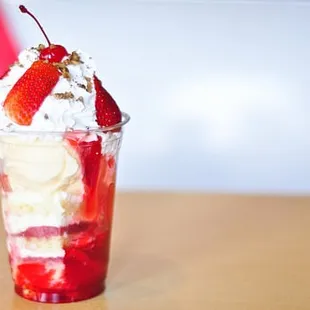 dessert, drink