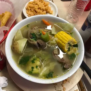 Caldo de Rez, rice, chips