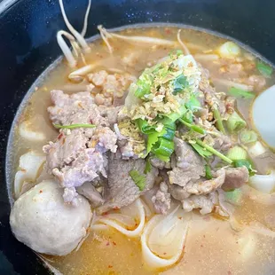 Tom yum noodle soup