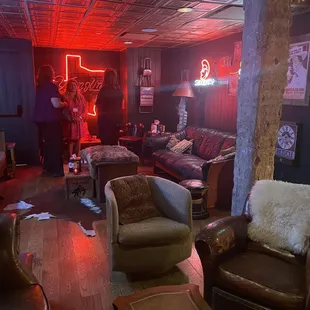 leather couches and leather chairs