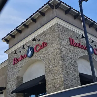 the outside of the restaurant