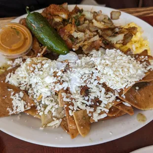 Chilaquilas with rodeo potatoes