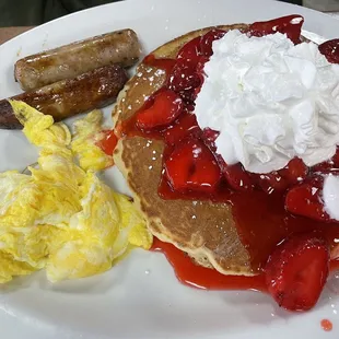Pancakes with strawberries