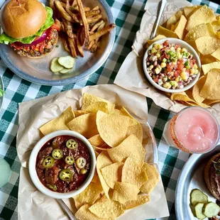 food, nachos