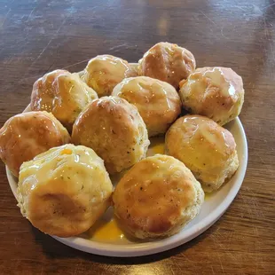 Garlic Cheddar Biscuits