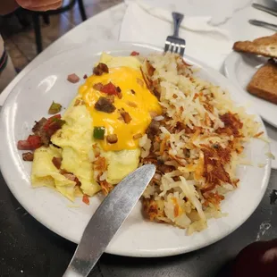 Rodie's Omelet with Hashbrown