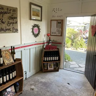 Cute tasting room