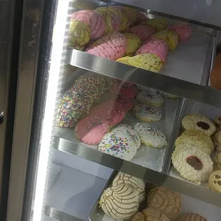 The white sugar cookies with the sprinkles are so fire!