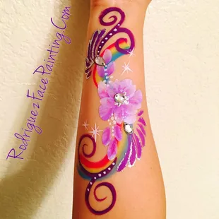 Flowers, gemstones and 3D glitter that pops! Book our &quot;Princess Face Painting Party&quot; today!