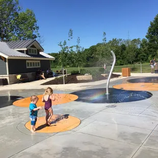 The full splash pad area. Great feature.