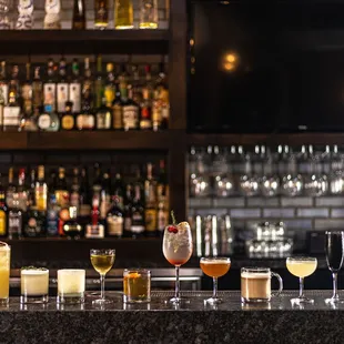 Enjoy Cocktail Hour at Roe!