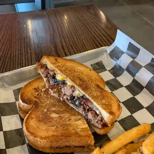 Brisket grilled cheese wanted bologna like on picture that said would be there and it wasn&apos;t.