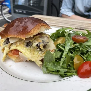 Cacio e Pepe Egg Sandwich