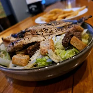 grilled chicken and lettuce salad